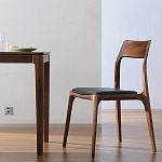 Стул деревянный с мягким сиденьем из черной натуральной кожи Moon Walnut Furniture варинант исполнения - 5 | Loft Concept в Рязани