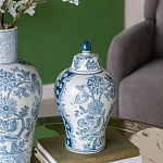 Ваза с крышкой и голубым цветочным рисунком на белом фоне Blue & White Ornament варинант исполнения - 4 | Loft Concept в Рязани