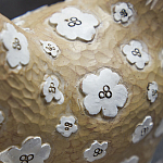 Статуэтка курица с белым цветочным узором и металлическими ножками Rustic Chicken варинант исполнения - 2 | Loft Concept в Рязани