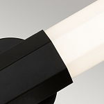 Бра для ванных комнат вертикальное с длинным белым матовым плафоном в форме шестиугольника на круглом основании Hinkley варинант исполнения - 17 | Loft Concept в Рязани