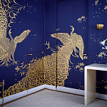Обои ручная роспись в стиле Арт-деко Whistler Peacocks Colourway SC-100 on Empire Blue dyed silk варинант исполнения - 2 | Loft Concept в Рязани