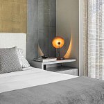 Настольная лампа с круглым деревянным отражателем и черным цилиндрическим плафоном Accord Lighting варинант исполнения - 7 | Loft Concept в Рязани