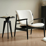 Кресло с каркасом и ножками из древесины и мягкими сиденьем и спинкой Venice варинант исполнения - 1 | Loft Concept в Рязани