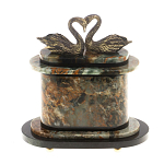 Часы настольные из натурального камня с декором в виде двух лебедей Swans Stone Clock варинант исполнения - 3 | Loft Concept в Рязани