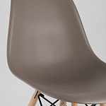 Пластиковый стул на ножках из массива бука Eames Cappuccino варинант исполнения - 7 | Loft Concept в Рязани