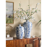 Ваза фарфоровая с узким горлышком и синими цветочными мотивами Independence варинант исполнения - 6 | Loft Concept в Рязани