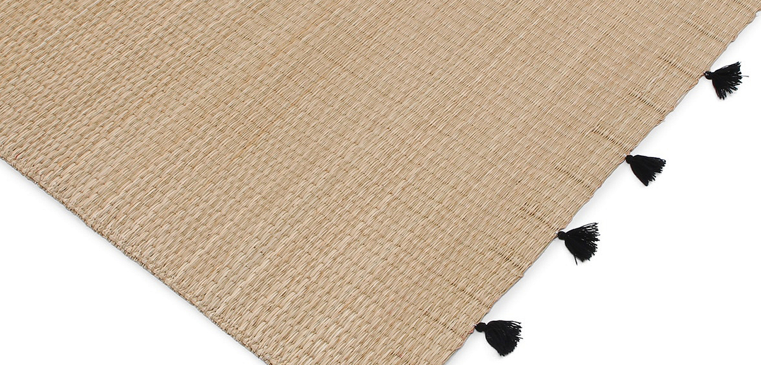Ковер с помпонами Wicker Carpet Ковер с помпонами Wicker Carpet - Loft-Concept в Рязани
