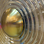 Бра с круглым рифленым плафоном янтарного цвета Savio Glass Disc Light варинант исполнения - 1 | Loft Concept в Рязани