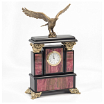 Часы настольные из родонита и бронзы с декором в виде орла Eagle Stone Clock варинант исполнения - 2 | Loft Concept в Рязани