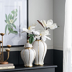 Ваза белая с крышкой и золотистыми вертикальными полосками Chinoiserie Ceramics варинант исполнения - 1 | Loft Concept в Рязани