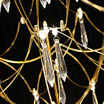 Люстра подвесная с изогнутым металлическим каркасом и множеством хрустальных подвесок Золото Диаметр 80 см Quasar варинант исполнения - 2 | Loft Concept в Рязани