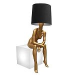 Лампа MANNEQUIN LAMP с абажуром девушка на кресле варинант исполнения - 3 | Loft Concept в Рязани