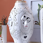 Ваза с декоративными лицами и графическими элементами в виде сердец и символов Faces of Imagination варинант исполнения - 7 | Loft Concept в Рязани