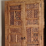 Этнический шкаф с орнаментом резьба из дерева Indian Antique Furniture варинант исполнения - 1 | Loft Concept в Рязани