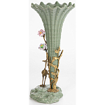 Ваза зеленая фарфоровая с волнистым краем с бронзовой фигуркой журавля Eden Garden  варинант исполнения - 2 | Loft Concept в Рязани