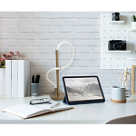 Настольная лампа белым изогнутым плафоном на круглой подставке Luke Lampco Tracer Lamp варинант исполнения - 5 | Loft Concept в Рязани