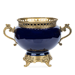 Ваза темно-синяя фарфоровая на бронзовой подставке с ажурным ободком и изогнутыми ручками Eden Garden варинант исполнения - 1 | Loft Concept в Рязани